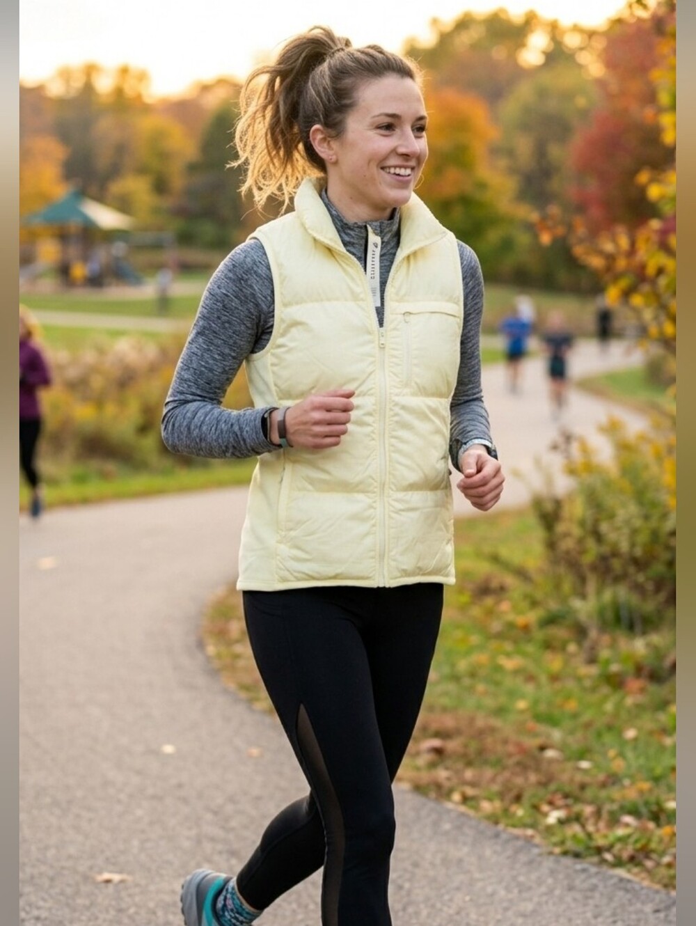Fabletics Pale Yellow Puffer Vest Size Small Full Zip Activewear Sleeveless